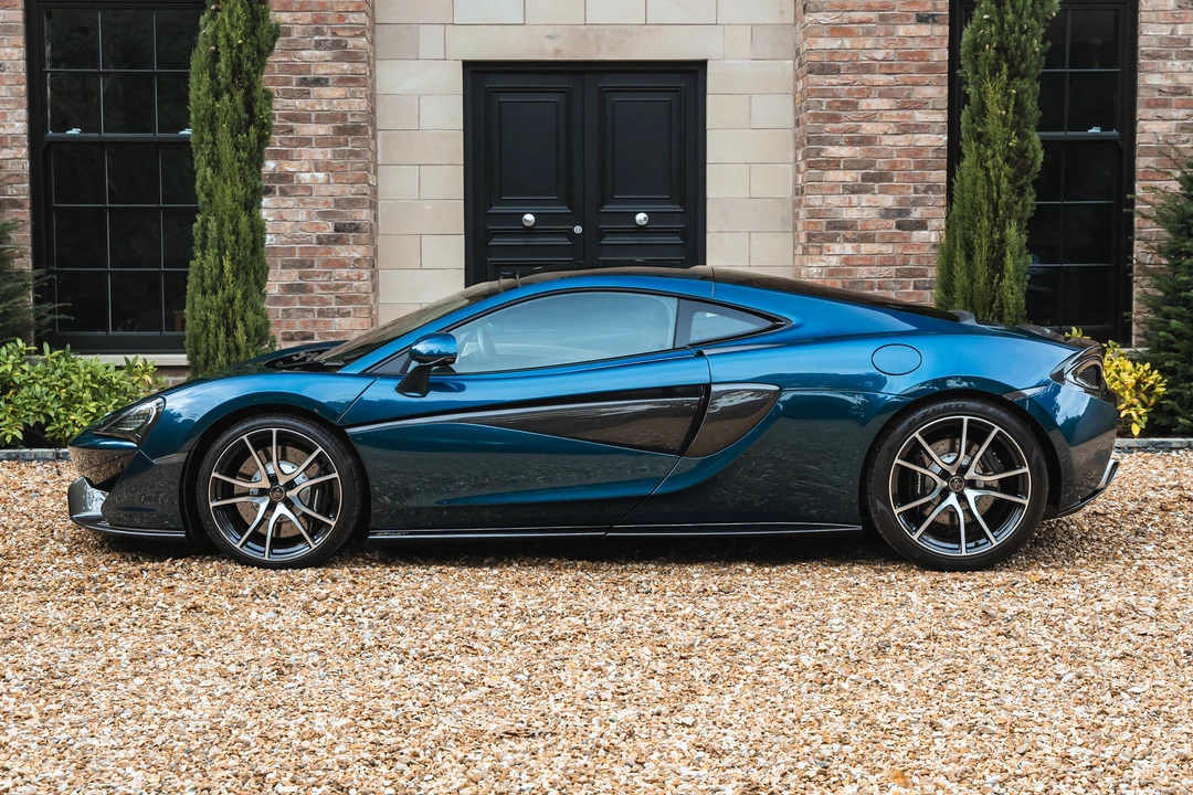 2017 McLaren 570GT - Image 15 of 31