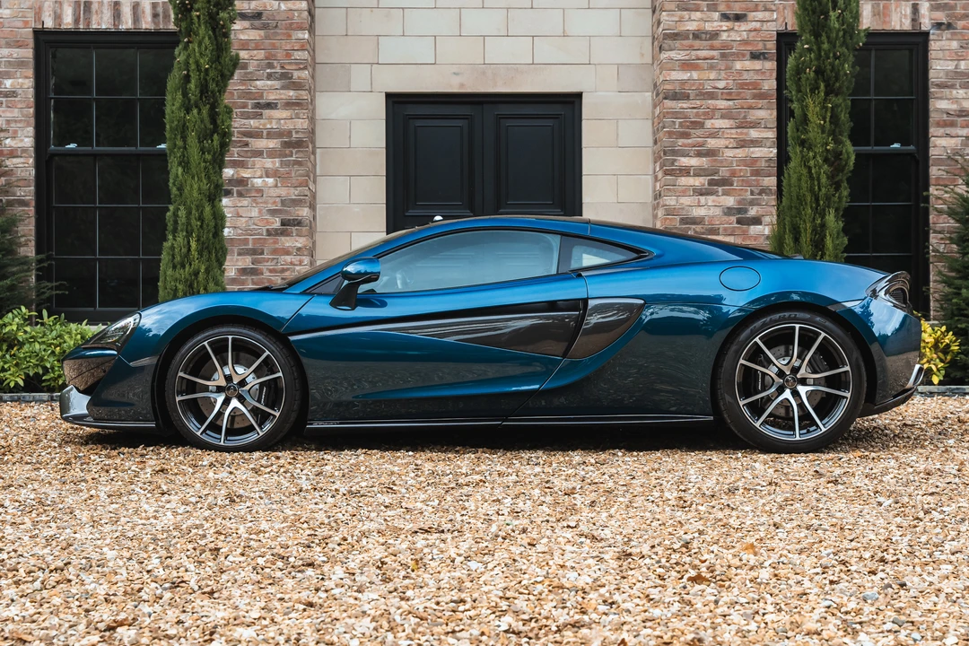 2017 McLaren 570GT - Image 8 of 31