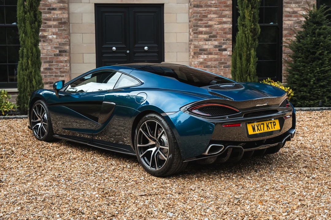 2017 McLaren 570GT - Image 14 of 31