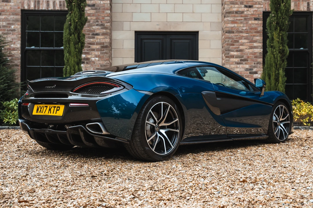 2017 McLaren 570GT - Image 4 of 31