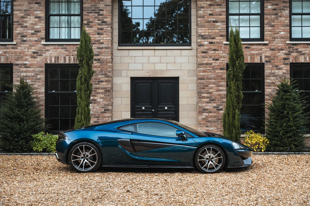 2017 McLaren 570GT - Image 19 of 31