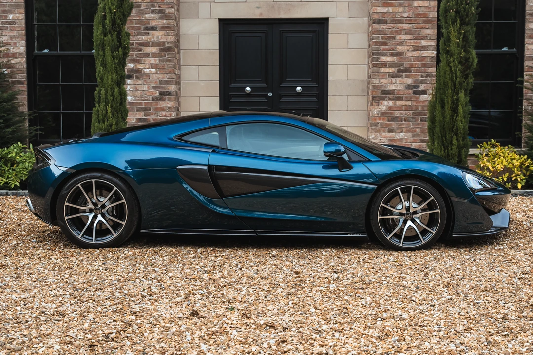 2017 McLaren 570GT - Image 3 of 31