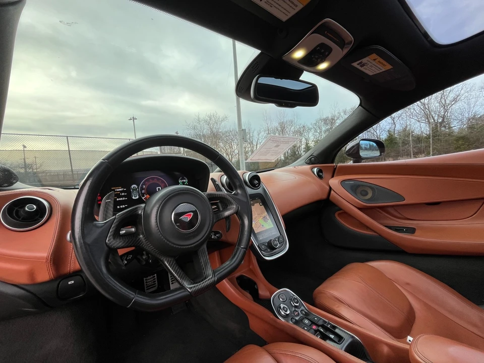2017 McLaren 570GT - Image 18 of 21