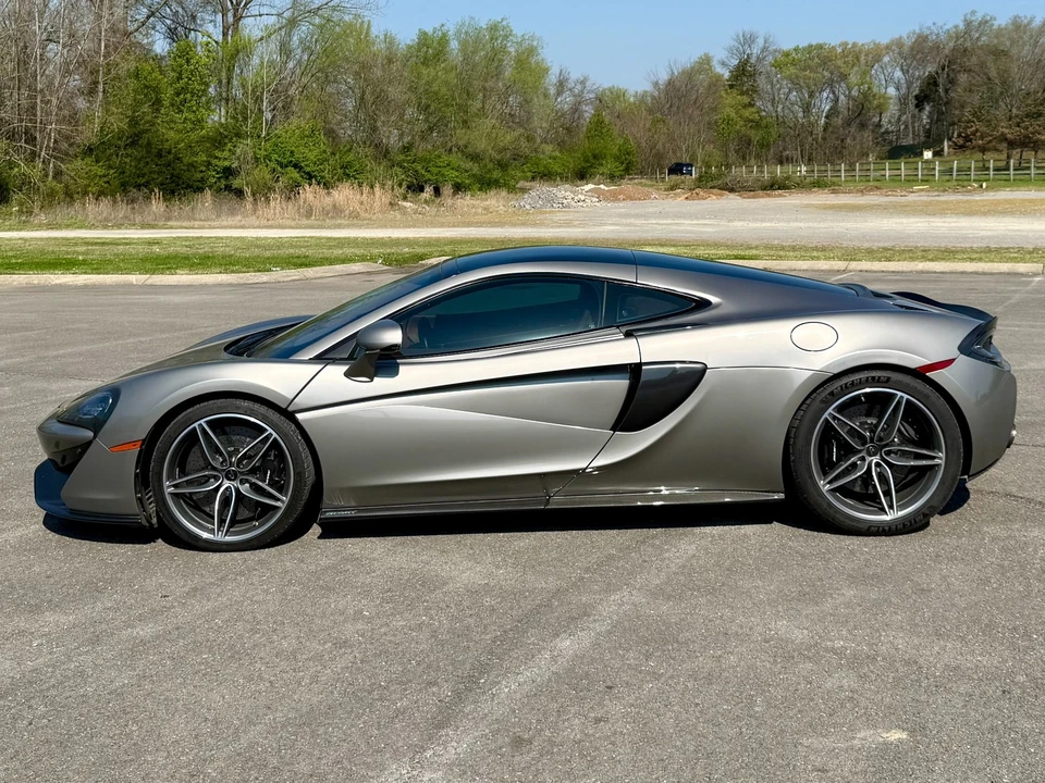 2017 McLaren 570GT - Image 11 of 21