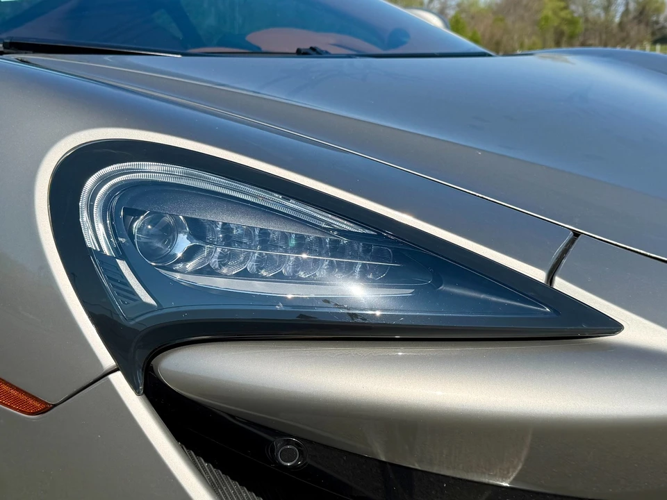 2017 McLaren 570GT - Image 18 of 21