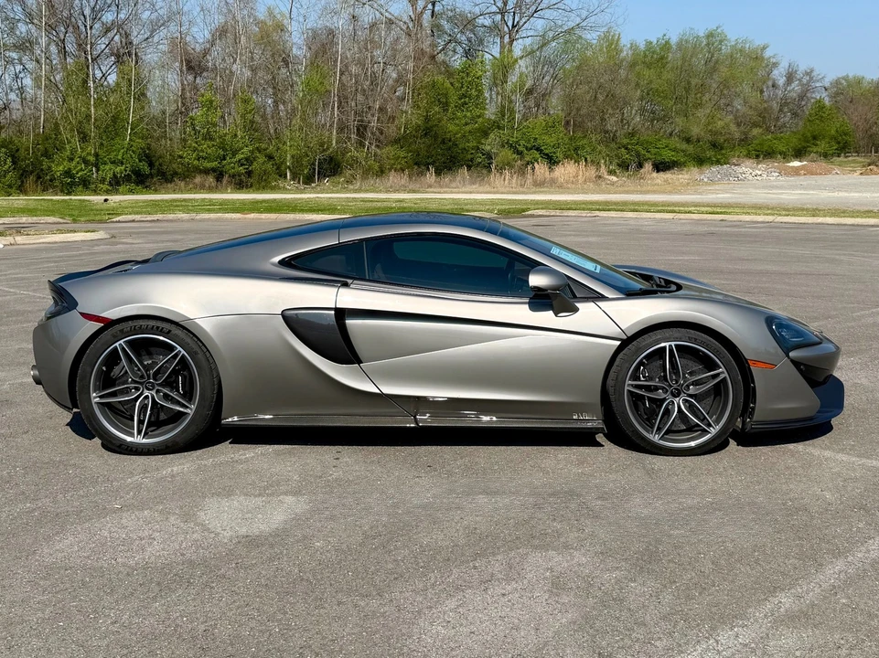 2017 McLaren 570GT - Image 14 of 21