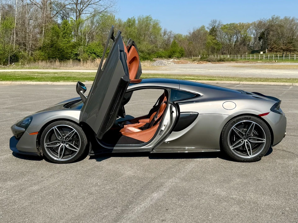 2017 McLaren 570GT - Image 7 of 21