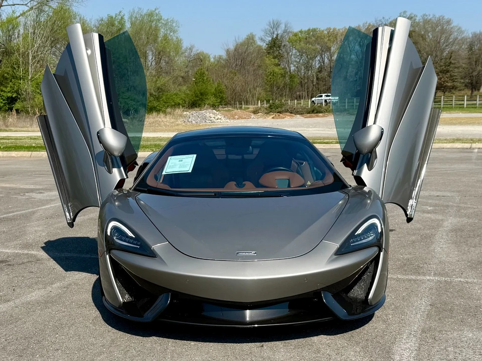 2017 McLaren 570GT - Image 6 of 21