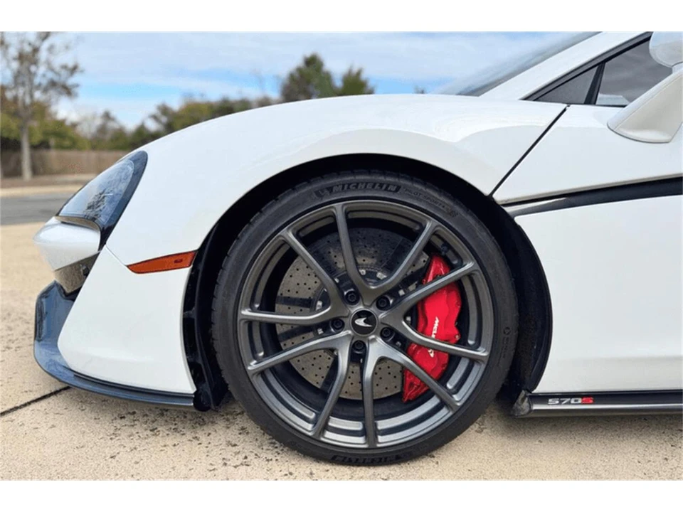 2017 McLaren 570S - Image 9 of 24