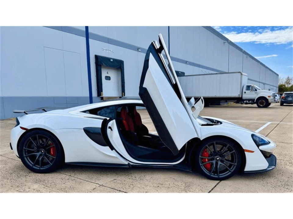2017 McLaren 570S - Image 15 of 24
