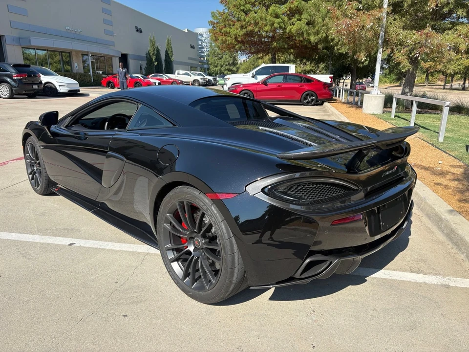 2017 McLaren 570S - Image 6 of 8