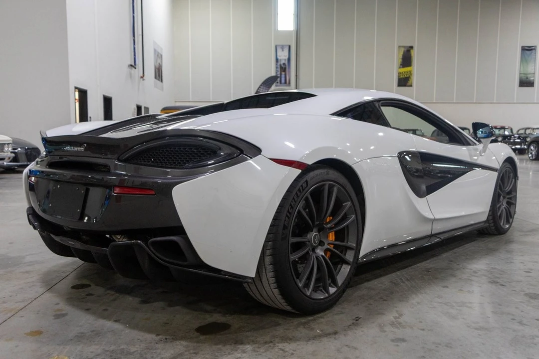2017 McLaren 570S - Image 7 of 12
