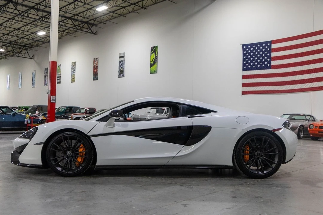 2017 McLaren 570S - Image 4 of 21