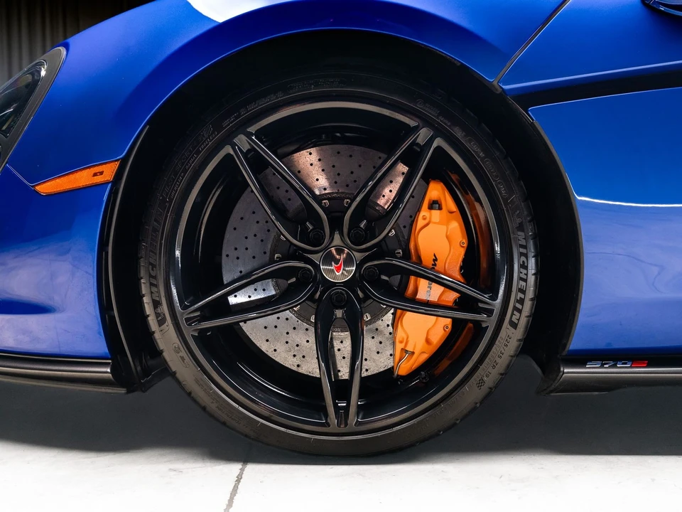 2017 McLaren 570S - Image 25 of 31