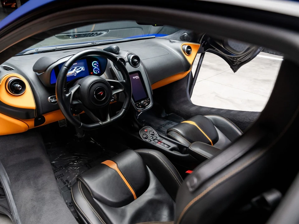 2017 McLaren 570S - Image 5 of 31