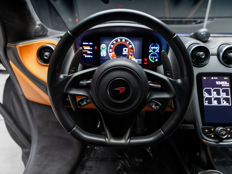 2017 McLaren 570S - Image 6 of 31
