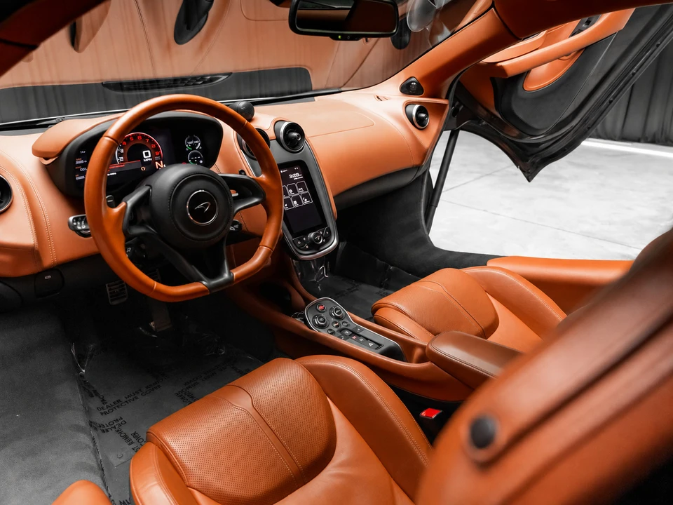 2017 McLaren 570S - Image 8 of 31