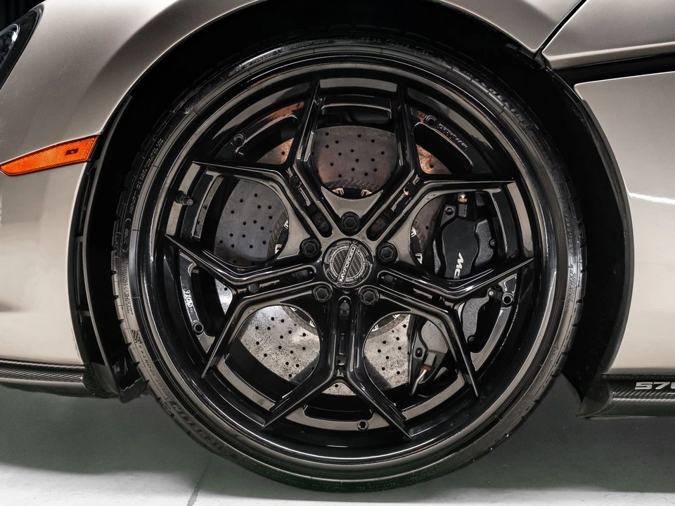 2017 McLaren 570S - Image 2 of 31
