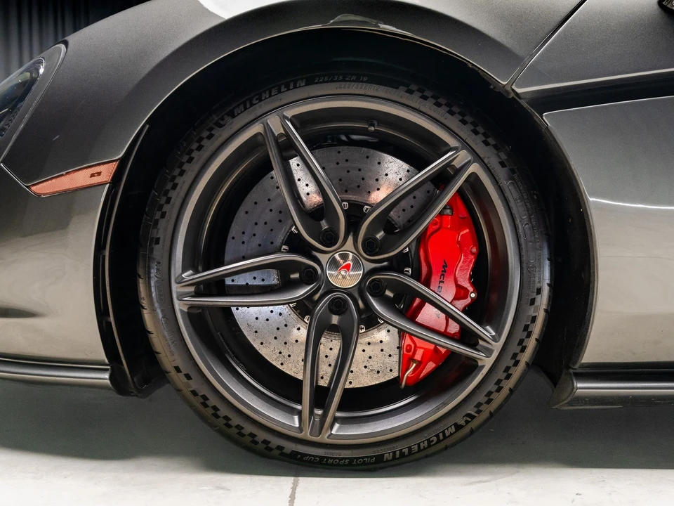 2017 McLaren 570S - Image 4 of 31