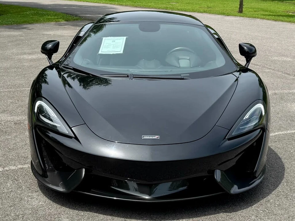 2017 McLaren 570S - Image 8 of 31