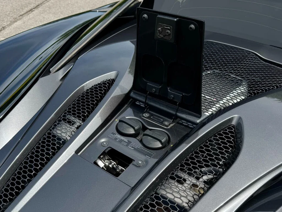 2017 McLaren 570S - Image 28 of 31