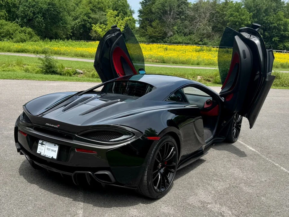 2017 McLaren 570S - Image 11 of 31