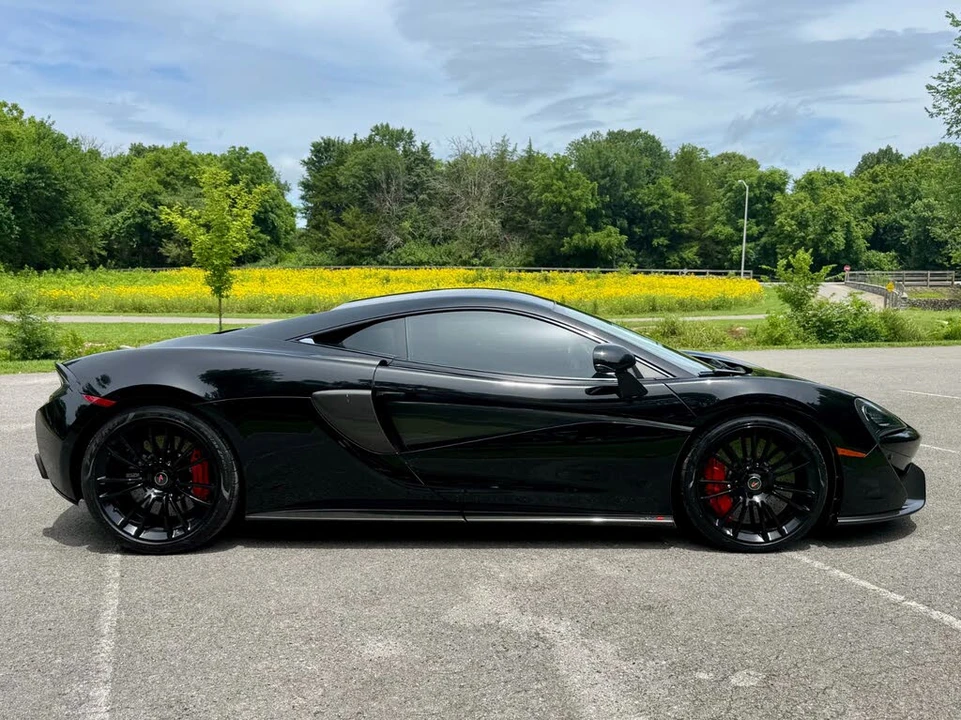 2017 McLaren 570S - Image 2 of 31