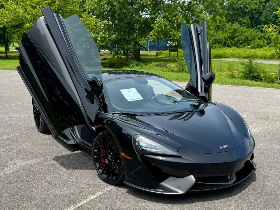2017 McLaren 570S - Image 9 of 31