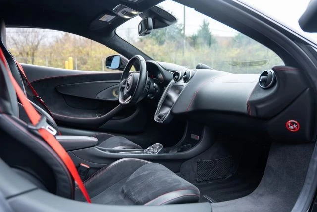 2017 McLaren 570S - Image 14 of 18