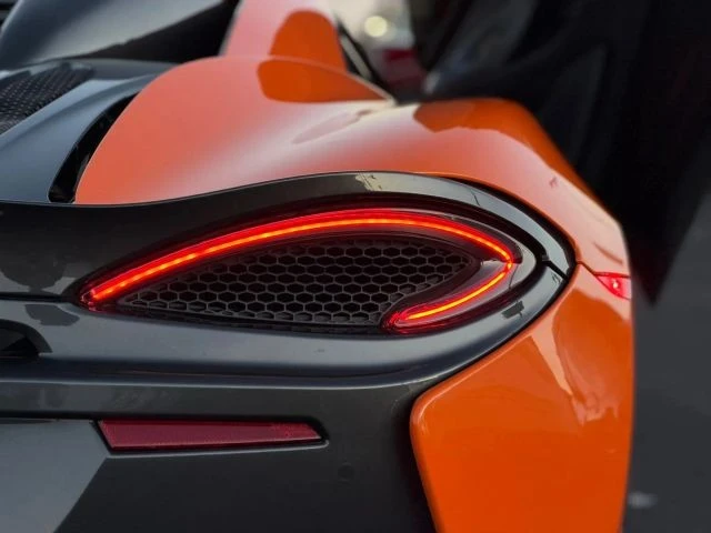 2017 McLaren 570S - Image 9 of 27