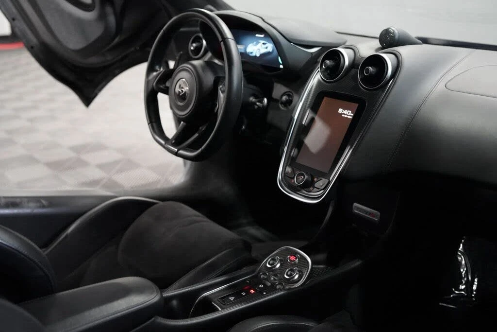 2017 McLaren 570S - Image 26 of 27