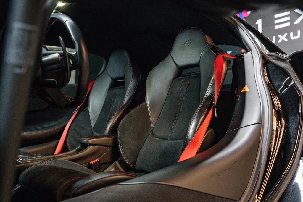 2017 McLaren 570S - Image 8 of 21