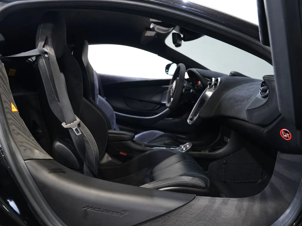 2017 McLaren 570S - Image 29 of 31