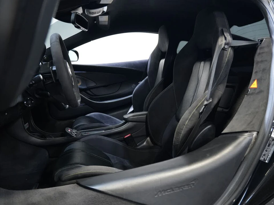 2017 McLaren 570S - Image 25 of 31