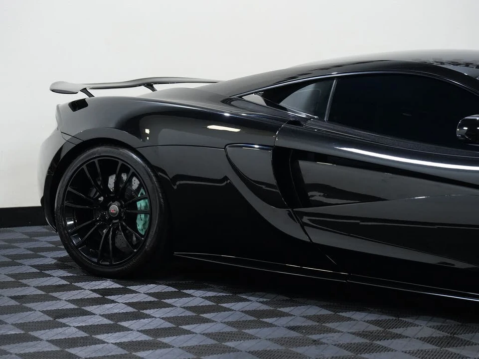 2017 McLaren 570S - Image 13 of 31