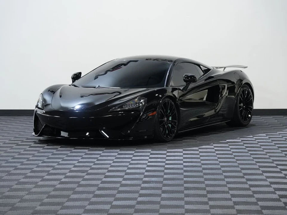 2017 McLaren 570S - Image 3 of 31