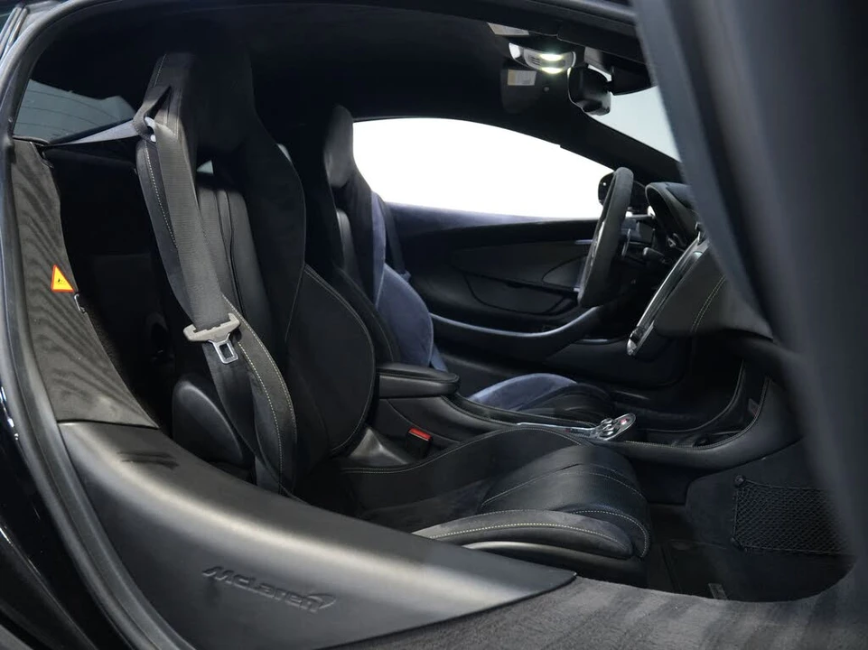 2017 McLaren 570S - Image 28 of 31