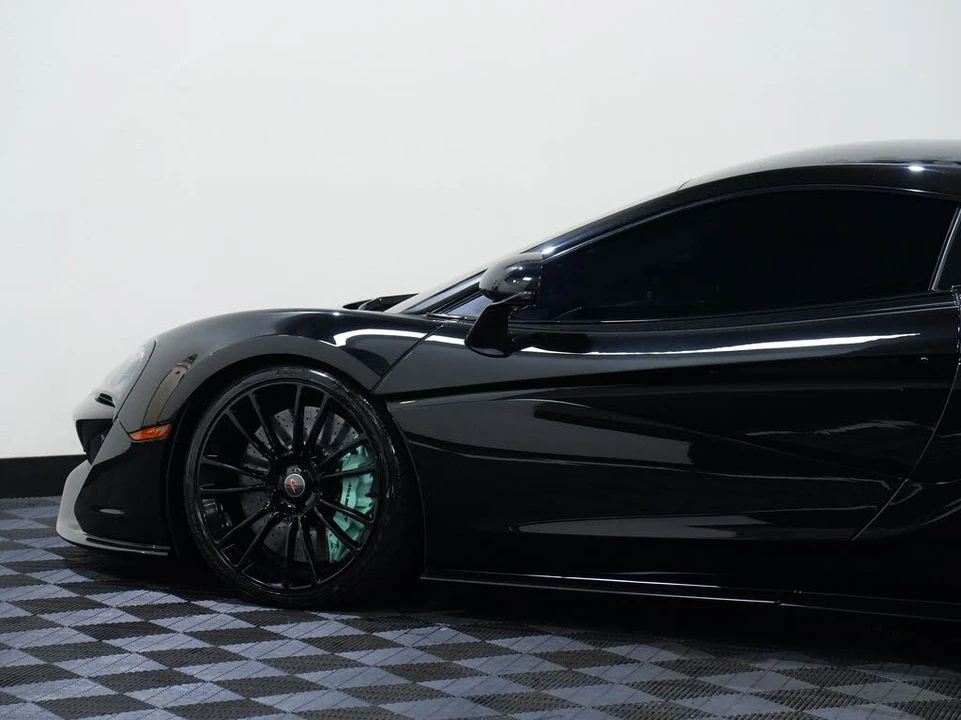 2017 McLaren 570S - Image 19 of 31