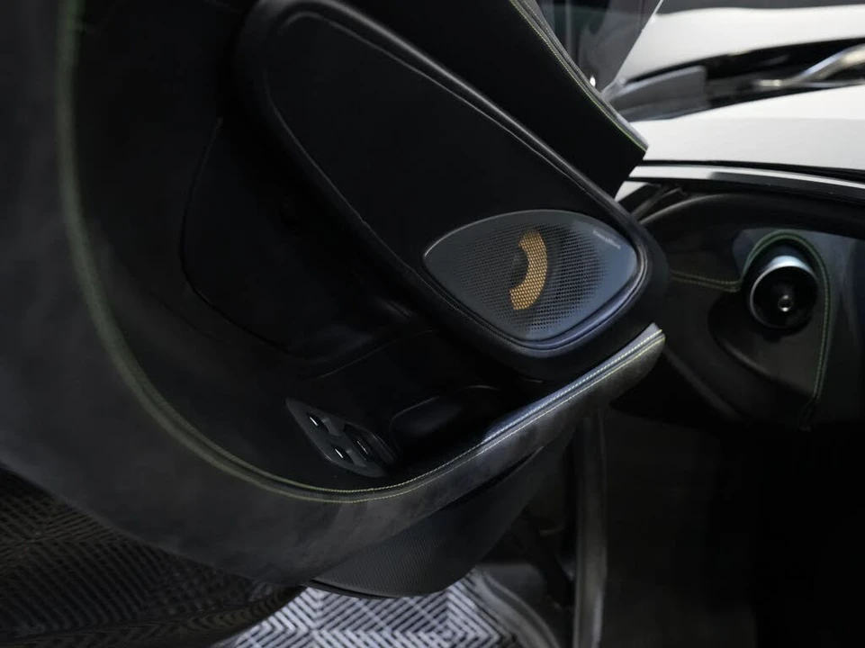 2017 McLaren 570S - Image 22 of 31