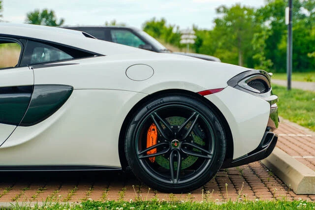 2017 McLaren 570S - Image 5 of 7