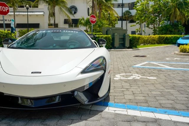 2017 McLaren 570S - Image 8 of 31