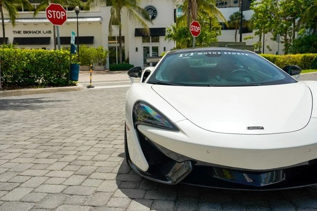 2017 McLaren 570S - Image 4 of 31