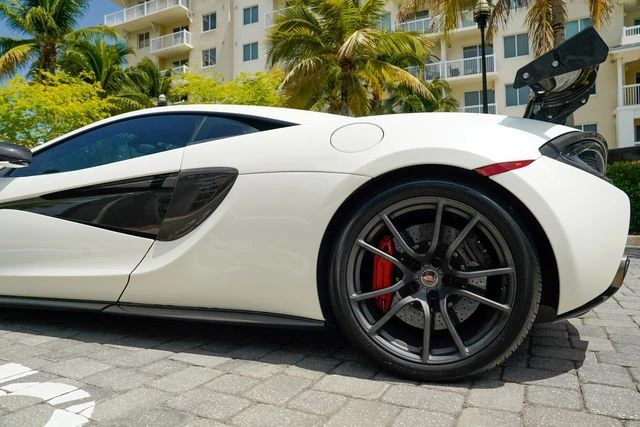 2017 McLaren 570S - Image 18 of 31