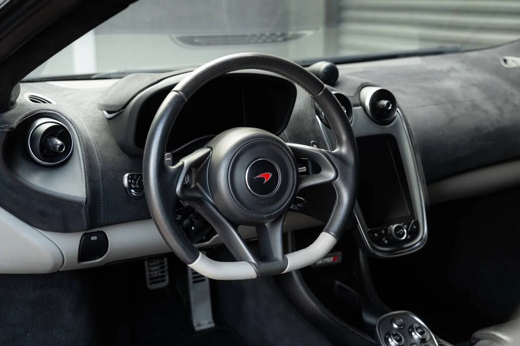 2017 McLaren 570S - Image 20 of 27