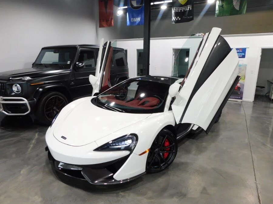2017 McLaren 570S - Image 2 of 21