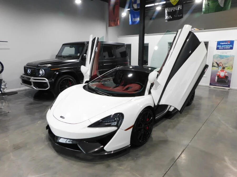2017 McLaren 570S - Image 4 of 21