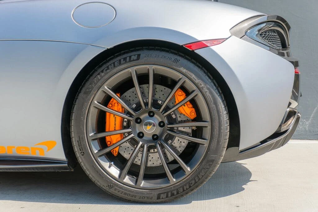 2017 McLaren 570S - Image 18 of 31