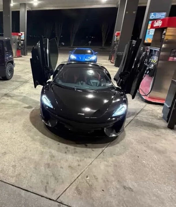 2017 McLaren 570S - Image 3 of 3