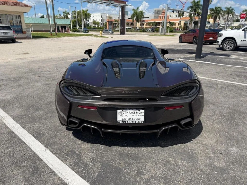 2017 McLaren 570S - Image 8 of 23