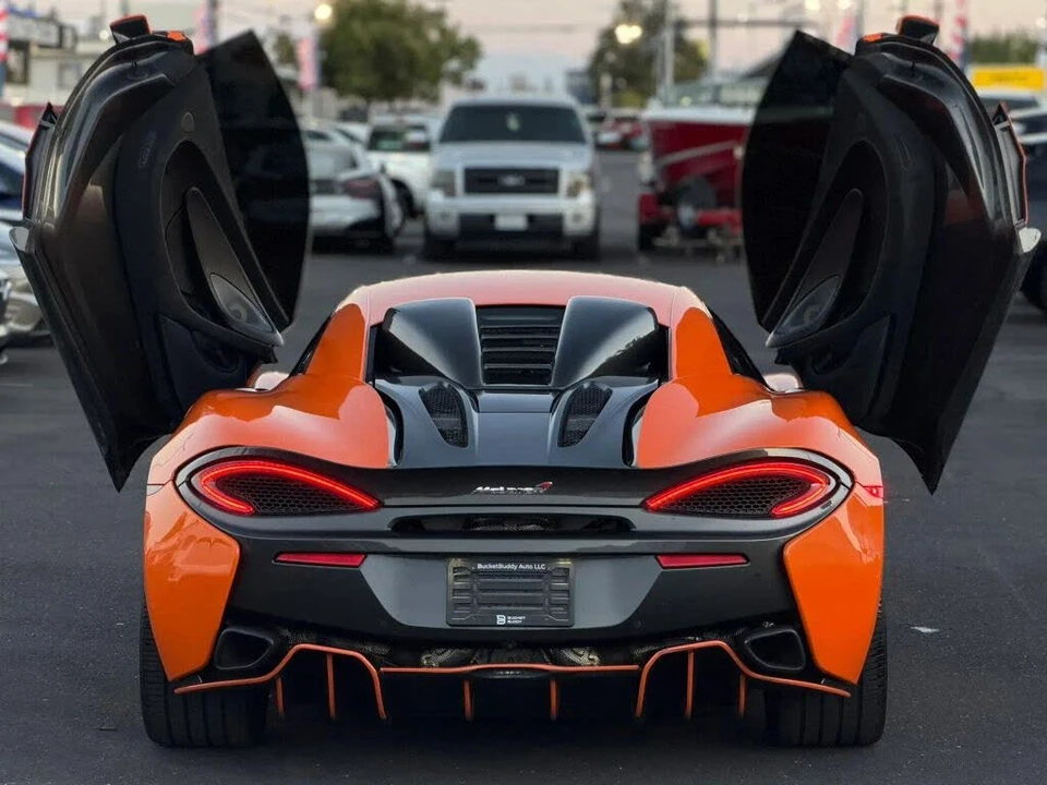 2017 McLaren 570S - Image 8 of 27